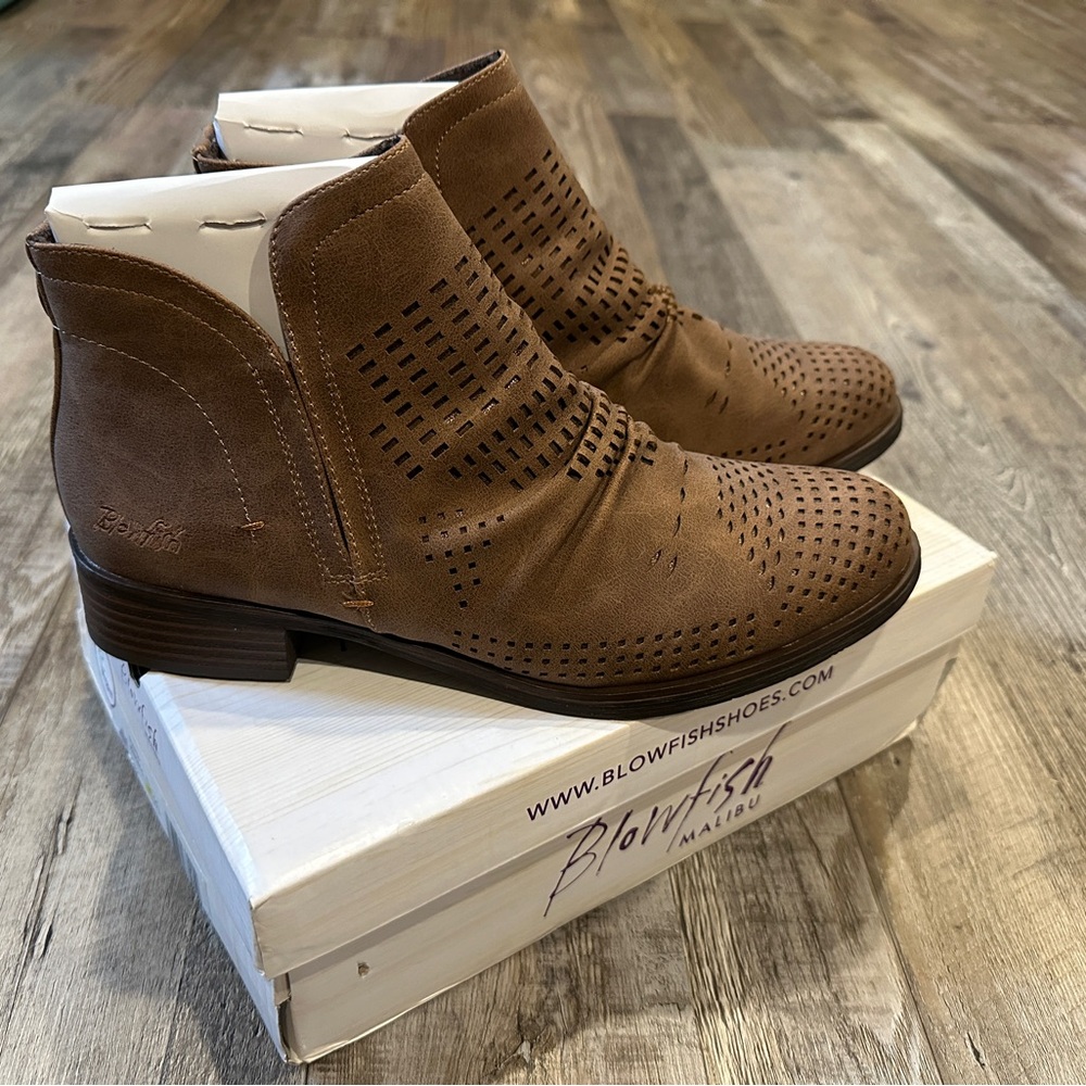 Blowfish Venom-C cutout ankle mini-boot